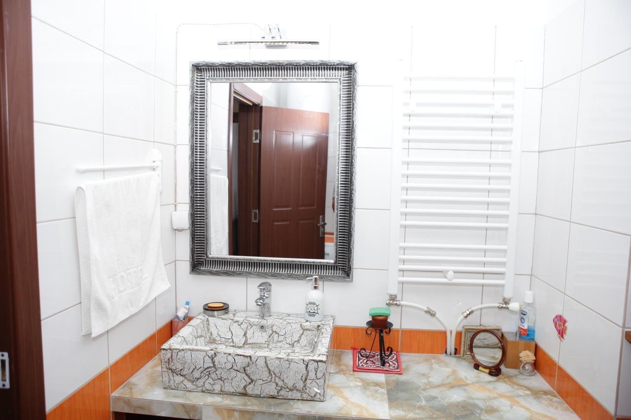 Apartment Nesti In Pristina Kosovo Екстер'єр фото